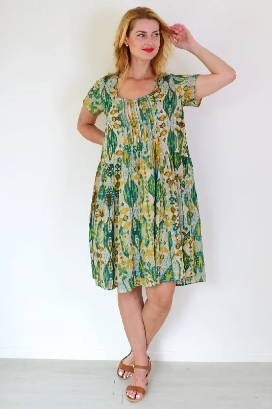 Abstract Green Pintuck Pleats Tunic Dress