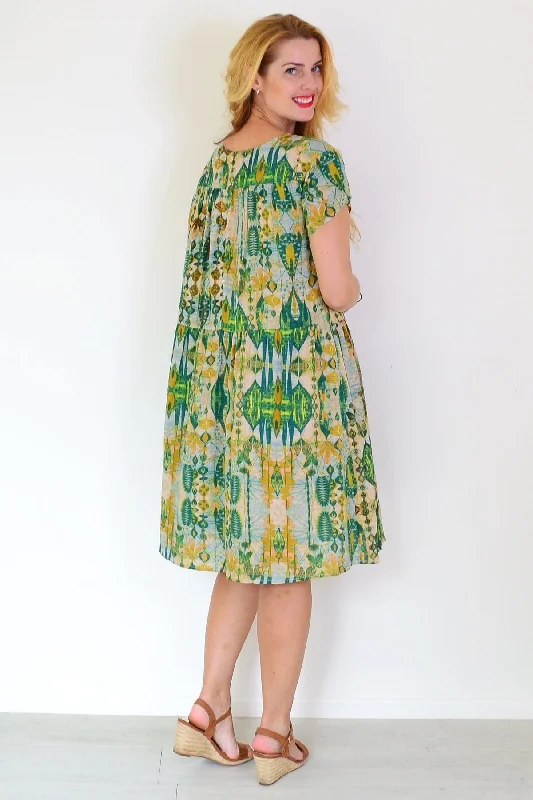 Abstract Green Pintuck Pleats Tunic Dress