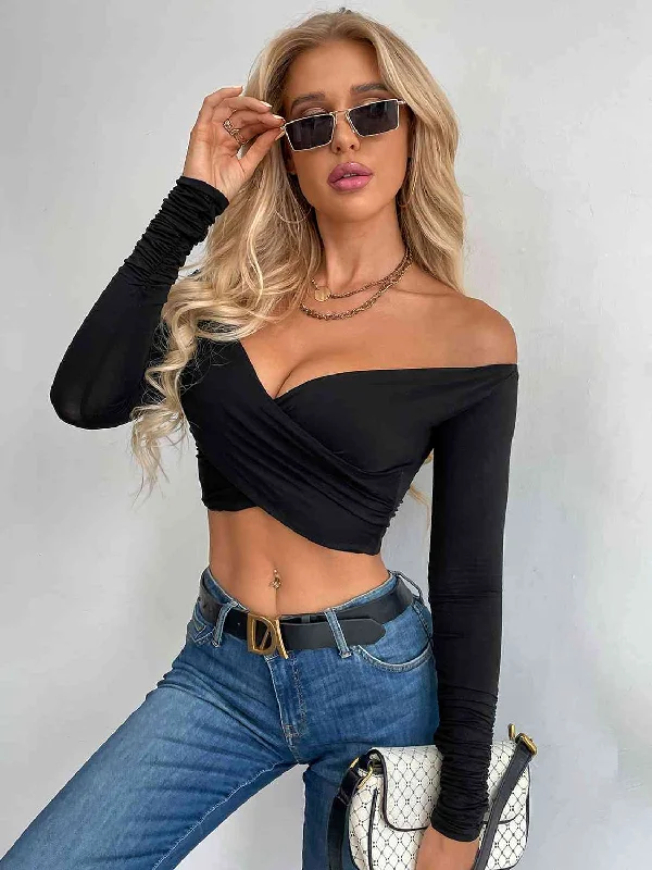 BerryBetty - Crisscross Long Sleeve Cropped Top