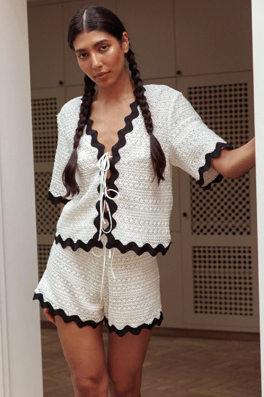 Breakaway Tie Front Shirt Crochet White