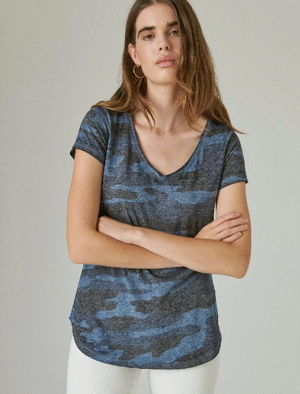 Lucky Brand Womens Vneck Camo Tee